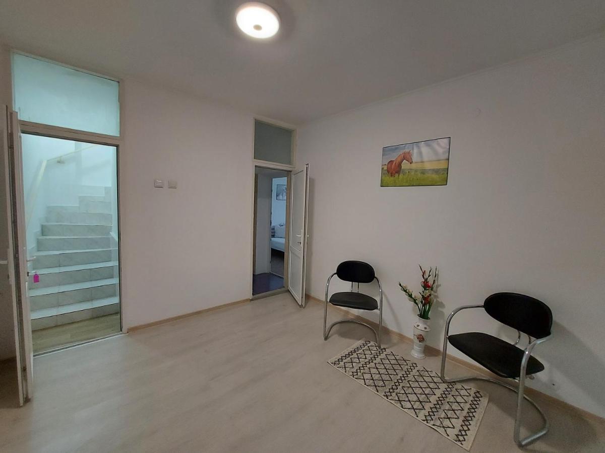 Casa 1 Yuppy Apartment Ieşelniţa Ruang foto