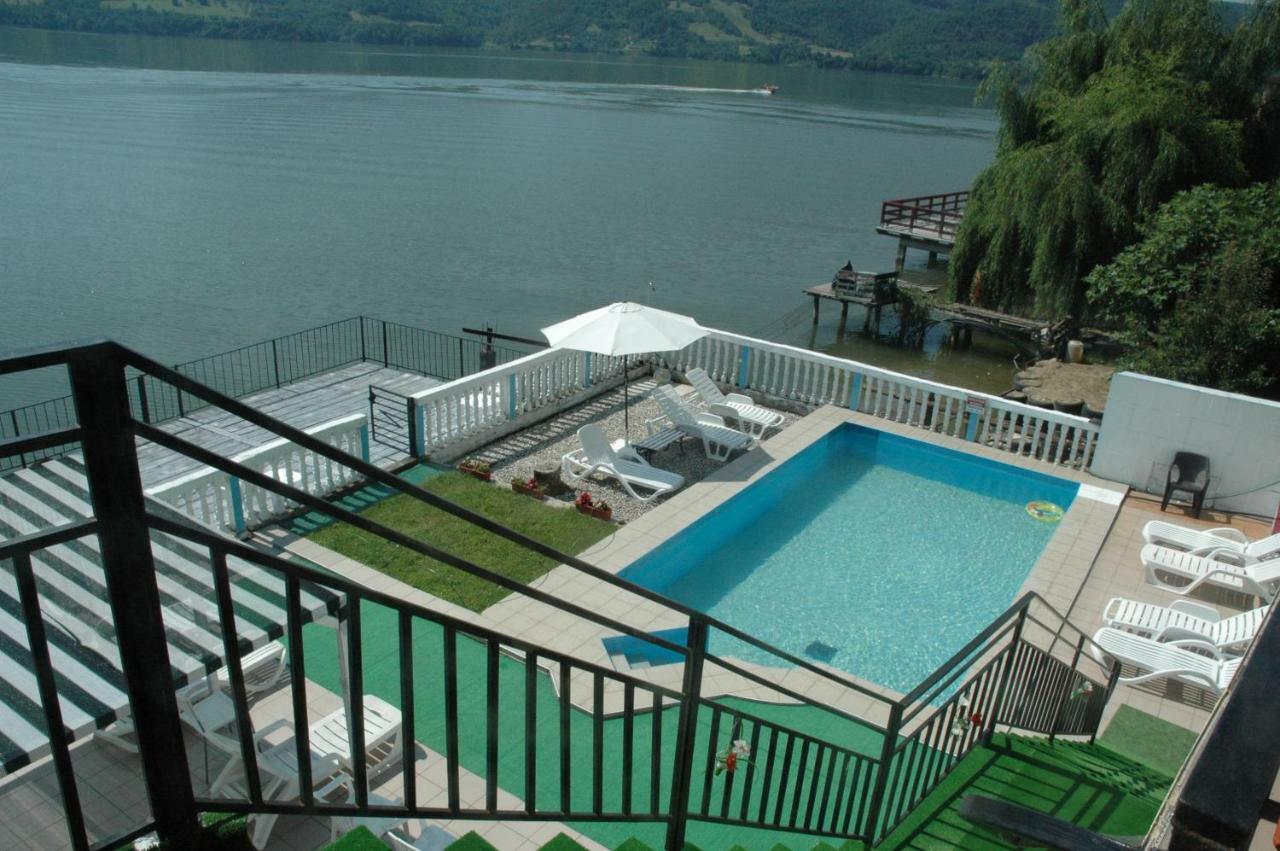 Casa 1 Yuppy Apartment Ieşelniţa Bagian luar foto